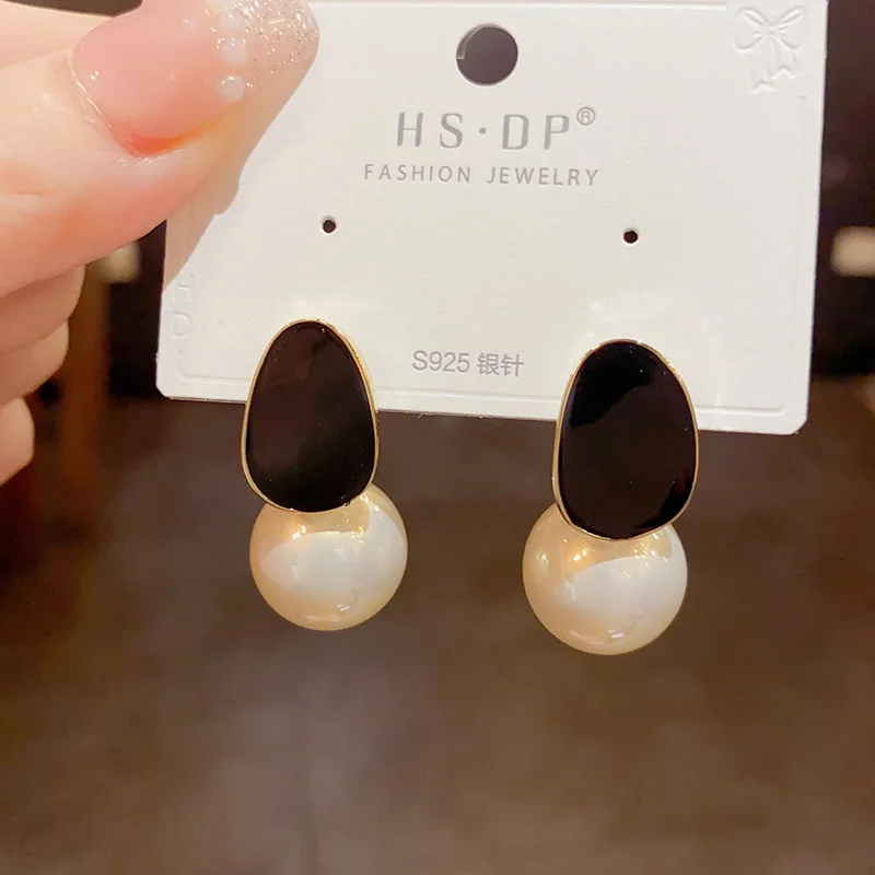 S925 الفضة إبرة الفرنسية الأزياء البيضاوي قطرة الزيت تقليد اللؤلؤ ياردروب المرأة الرجعية الفاخرة المتخصصة الأقراط الحلي