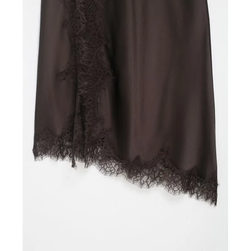 Sukienka damska wiosenna satynowa z koronką, seksowna, z odkrytymi plecami, cienkie ramiączka, asymetryczny dół, boczny zamek, elegancka, szykowna sukienka midi.