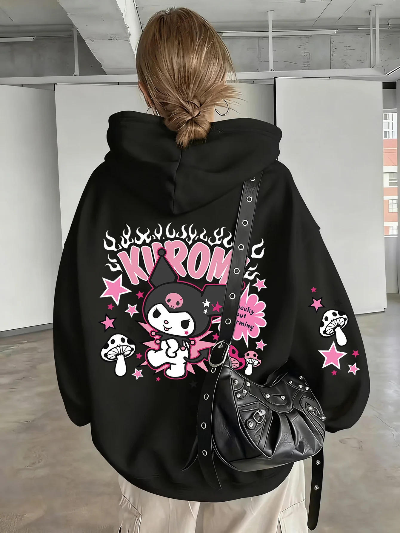 

Женская толстовка с капюшоном Sanrio в повседневном модном стиле с принтом в виде сердечек ко Дню святого Валентина и изображением Sanrio Kuromi