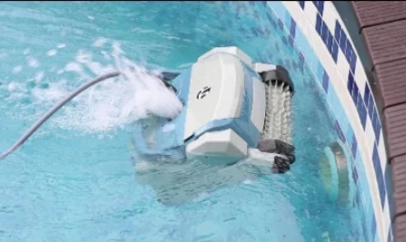 2024 فرشاة تنظيف لاسلكية جديدة قابلة لإعادة الشحن، منظف حمام السباحة الآلي، ماكينة تنظيف ذكية، روبوت منظف