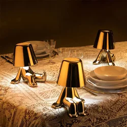 Veilleuse Little Golden Man, lampe de penseurs, décoration artistique, étude, café, bar, lampes de table de chevet, chambre d'enfant, frères, Italie