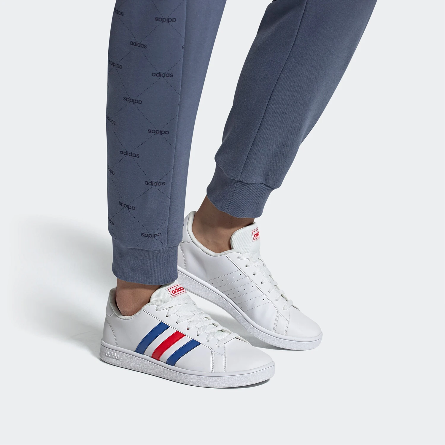 

Adidas оригинальные сезонные новые мужские повседневные кроссовки COURT EE7901