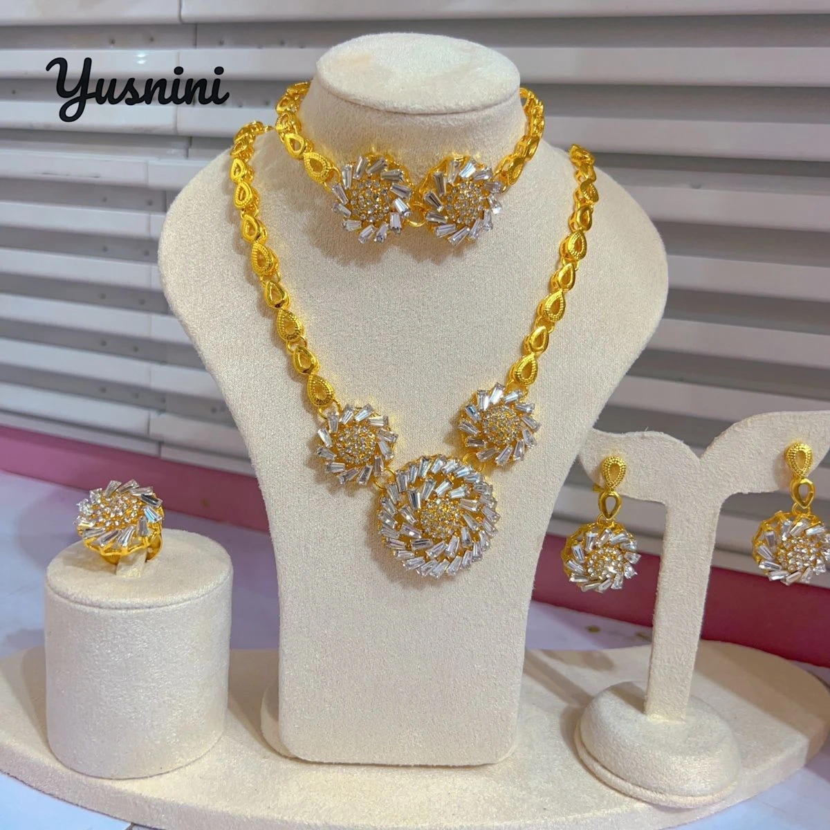 

Мода Ближний Восток Дубай 24 К позолоченное индивидуальное ожерелье Серьги Кольца Браслеты Свадебный комплект украшений для влюбленных DD10788