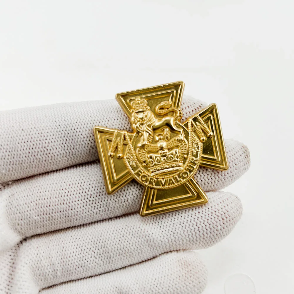 United Kingdom Victoria Cross Medal Badge Butterfly Buckle Vintage Metals Badge Article 3.5cm Decoration Craft