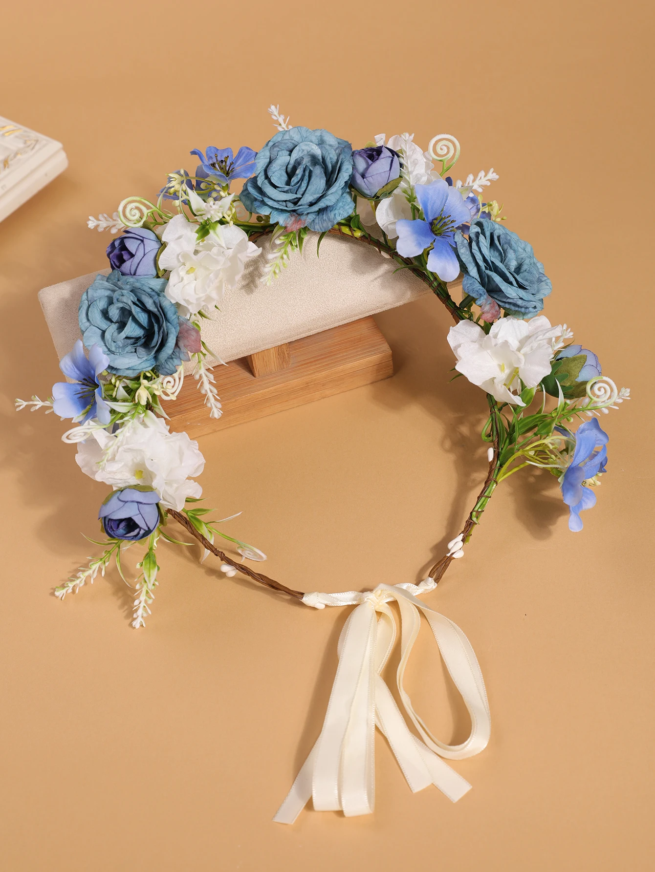Simulierte Rosenblüten-Girlande als Kopfschmuck - Bohemian-Style Verstellbares Band-Haarband - Geeignet für Brautjungfern, Hochzeiten, Porträts – Detail 16