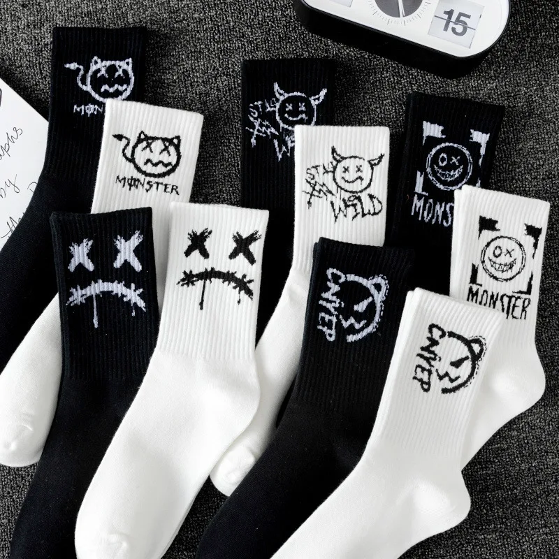 

10pcGhost Face plus-size women's sports socks, black and white basketball long socks, men's mid-calf socks for autumn and winter