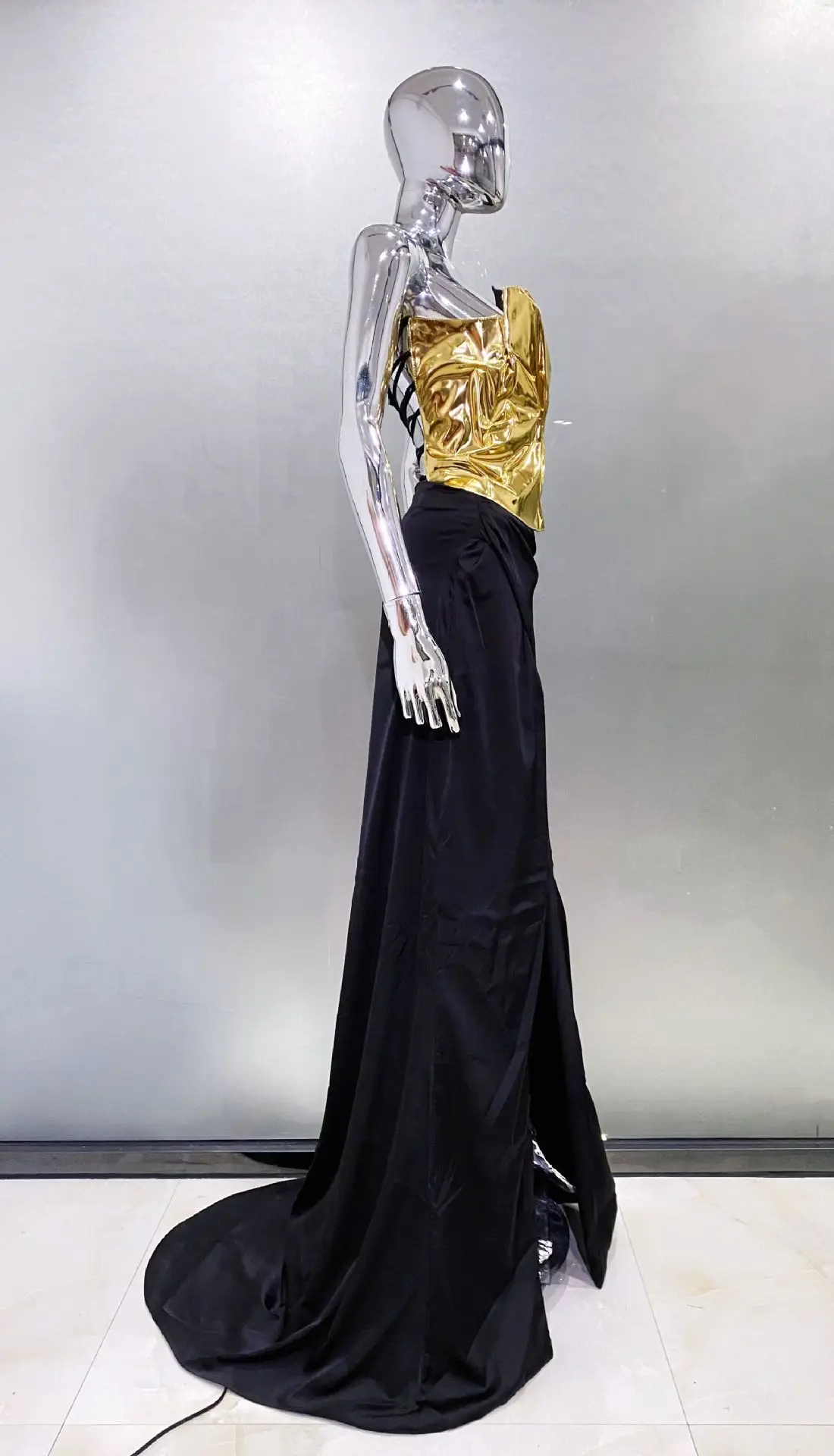 Abiti da festa sexy senza spalline in raso con spacco alto per le donne Lusso 2025 Estate Nuovo Patwork Celebrity Club Wear Abito da sera