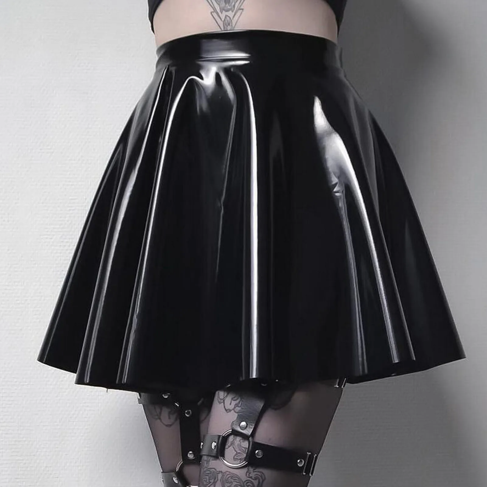 

Women's Sexy Lacquer Leather Pleated Skirt Elastic High Waist A-line Short Dance Party Elegant Retro Nightclub Ladies Skirts ﻿