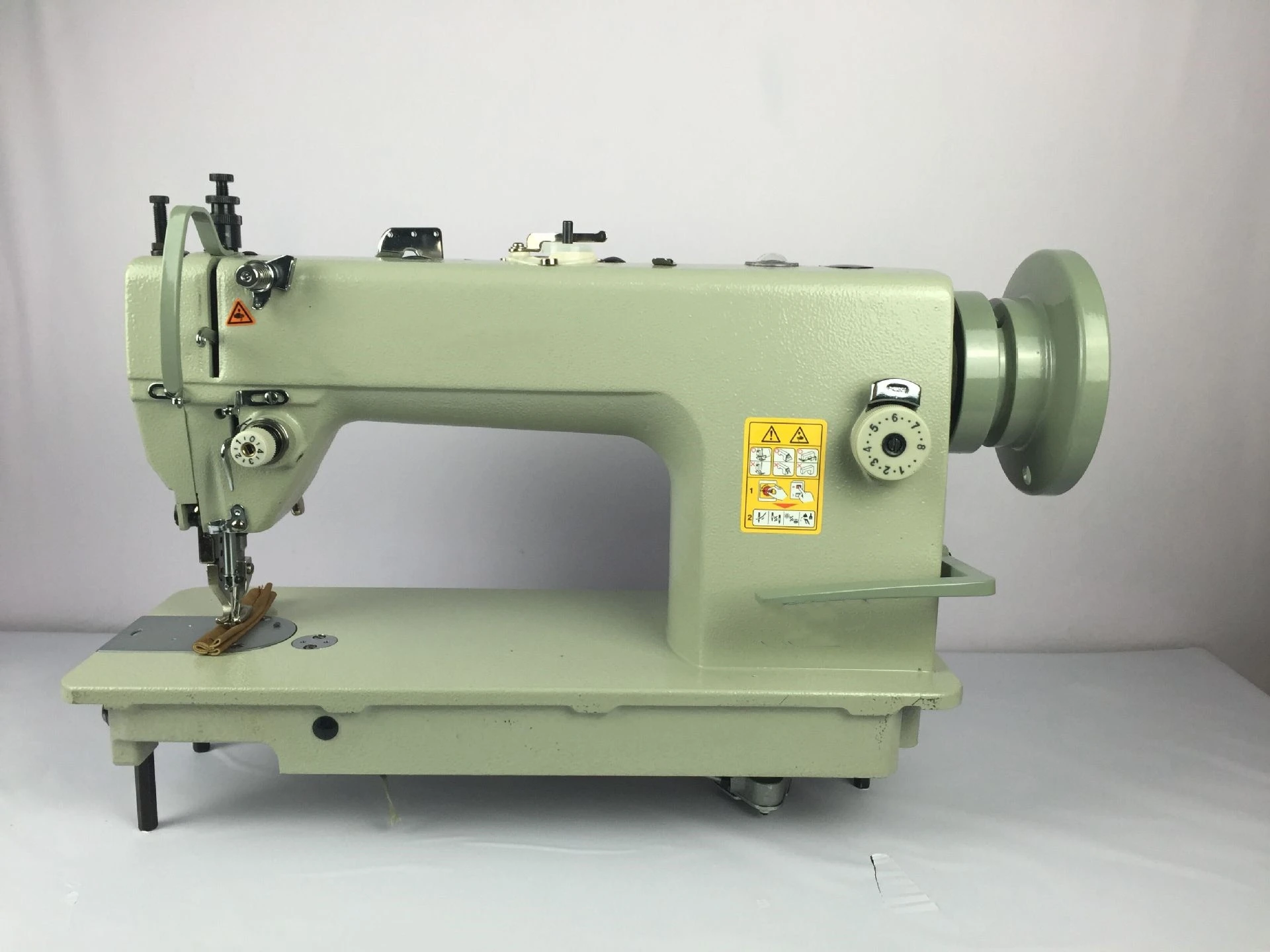 

Top Quality Machine QL-0303 Heavy Duty Single Needle Industrial Sewing Machine Lockstitch Sewing Machine