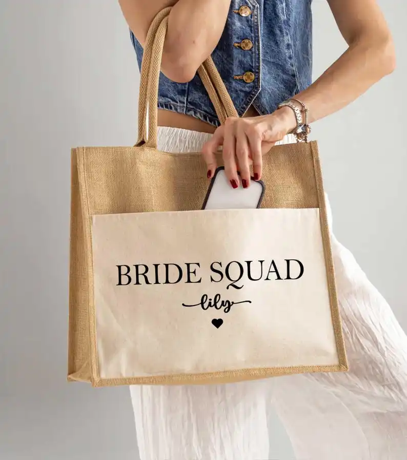 Reusable Personalized Jute Tote Bag Chic Wedding Celebration Gift for Bridesmaids and Friends Beach Party Travel Carryall Summer