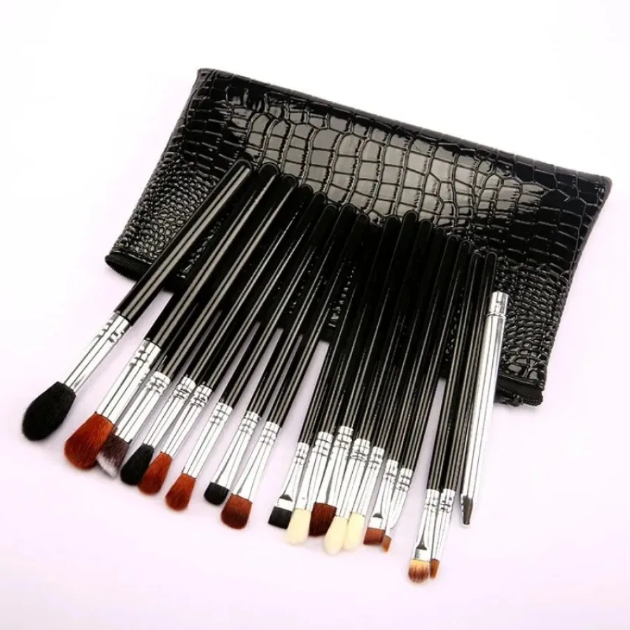 

Private Label 19pcs/set Makeup Brush Kit Super Soft Eyeshadow Highlighter Concealer Smudged Eyebrow Brushes Bulk Custom