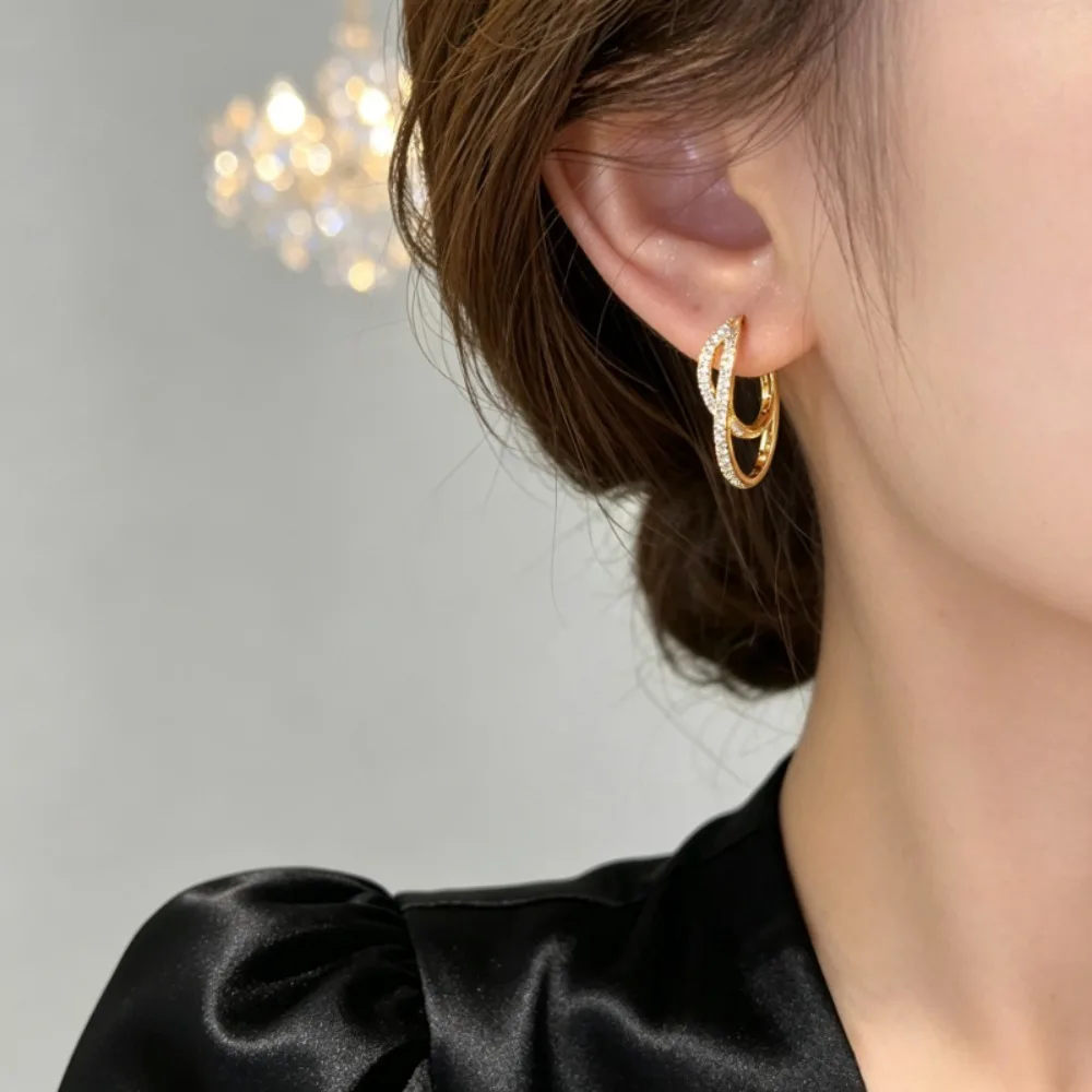 2Pcs Sophisticated Style Intertwined Double-Ring Micro-Inlaid Zircon Earrings, Suitable for Workplace Commuting, Casual Wear, Social Occasions, Dating, Shopping, Valentine's Day, Birthday, Anniversary Gifts for Girlfriend/Best Friend/Colleague/Friend