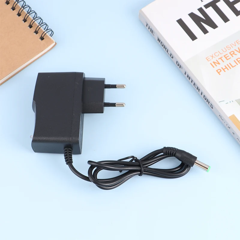 Carregador universal para bateria de lítio de nível a laser 3D/4D Plugue UE Adaptador de energia CA Acessório de nível a laser