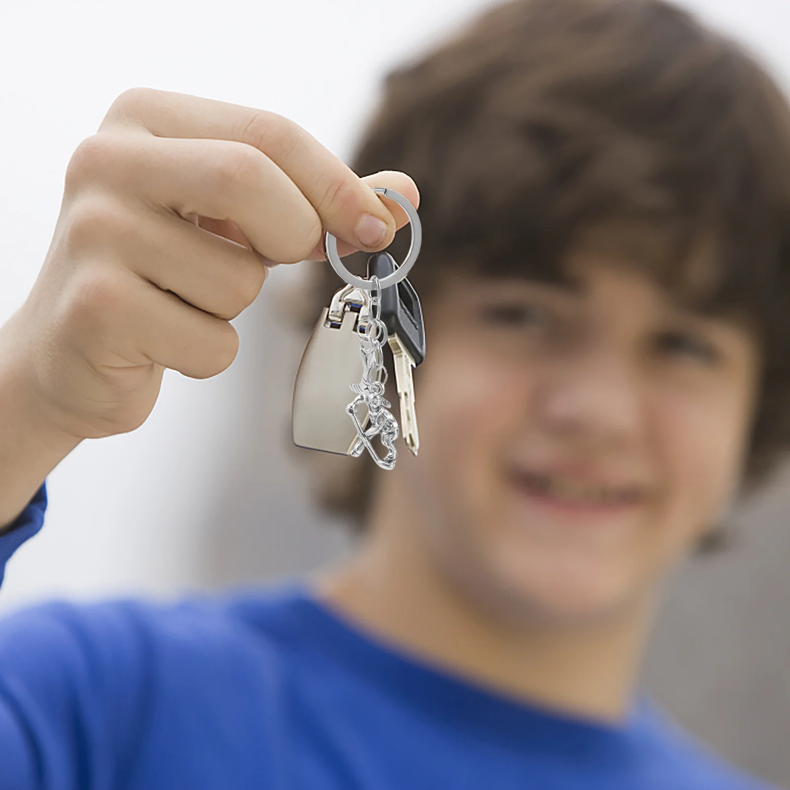 

Hockey Player Keychain Metal Sports Themed Key Ring Hanging Decoration for Backpack Bag Purse Keychains Hockey Player Keychains