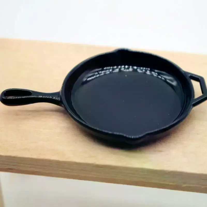 1Pcs Dollhouse Mini Alloy Pan Model Simulation Miniature Ornament Toys Scene Decoration Doll House Accessories