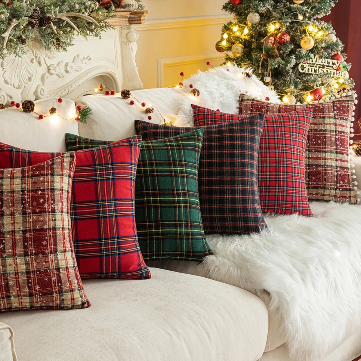 2pcs Christmas Plaid Decorative Throw Pillow Covers Scottish Tartan Cushion Case for Farmhouse Home Holiday Decor Red and Green