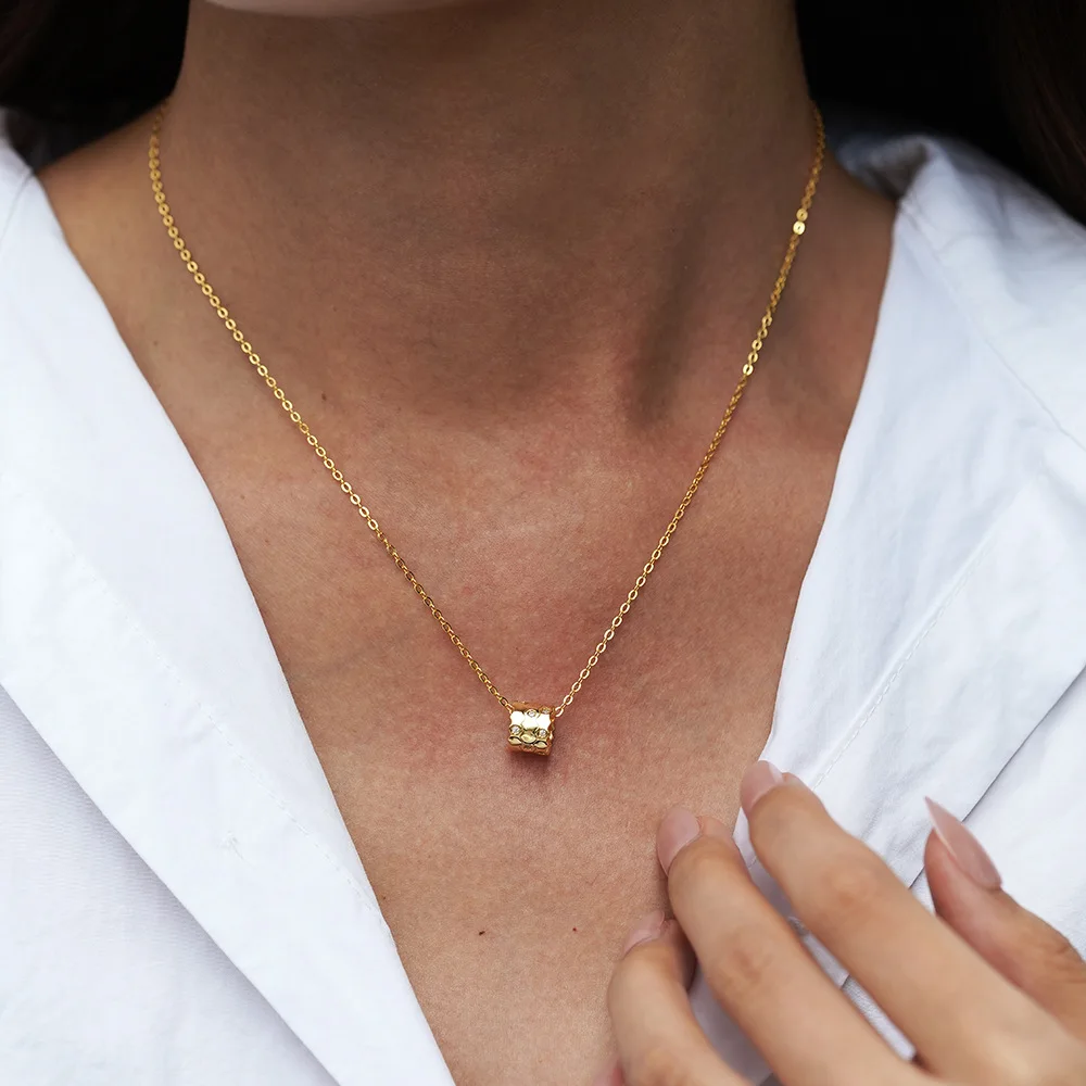 New  2026 PT950 white gold moissanite small savage waist necklace women mirror honeycomb light luxury niche collarbone set ch