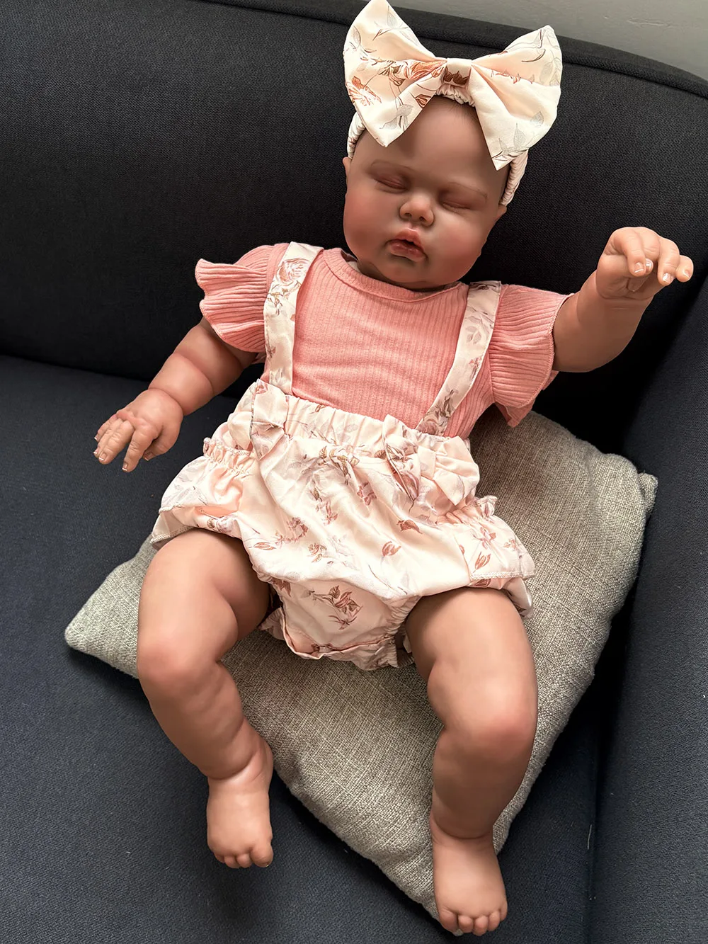 

60CM Sleeping Baby Reborn Pickle Dark Skin Realistic Baby Soft Body Hand-Darw Lifelike Doll with 3D Skin Collectible Art Doll