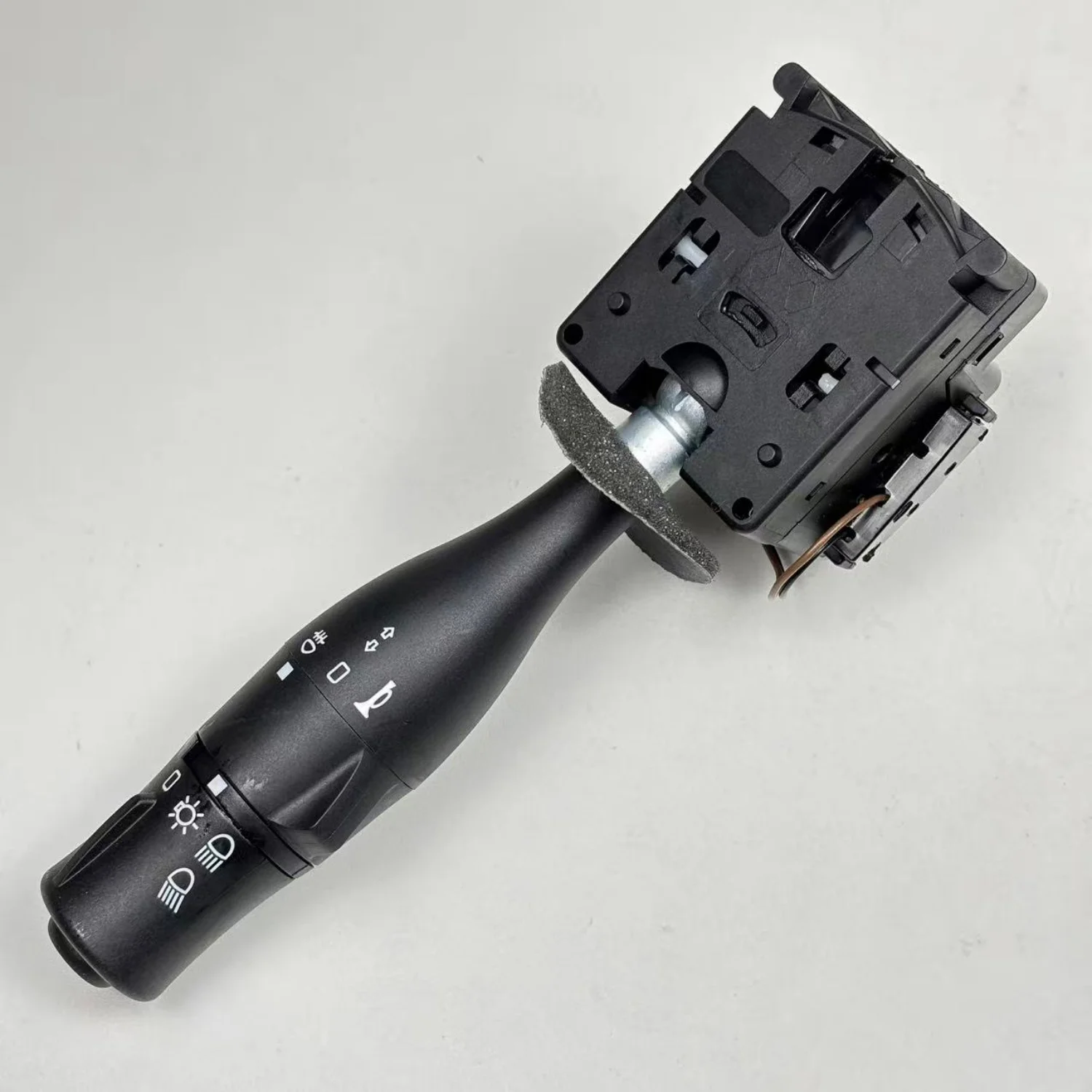 

Turn Signal Lights Switch 5010589560 for Volvo B5LH FL FE Engine
