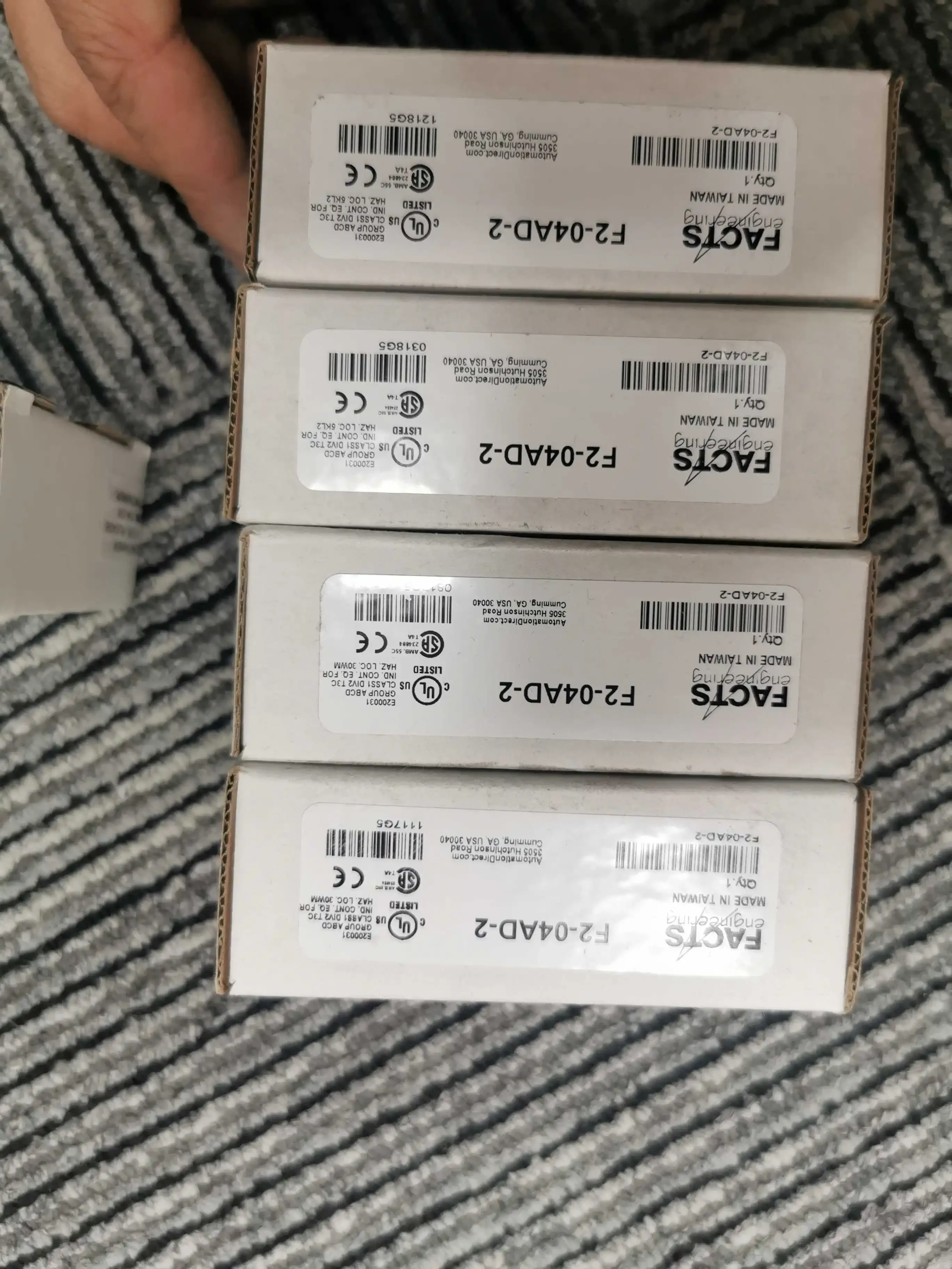 F2-04AD-2 F2-04AD-1 100% nuovo e originale