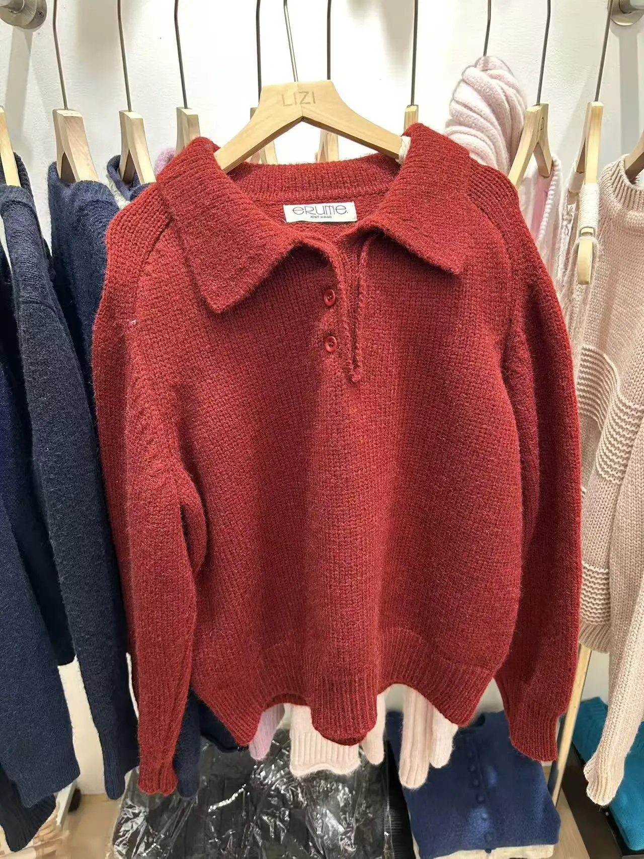 

Осень-зима 2025 г., женский свитер-поло на пуговицах, кукольный воротник, утягивающий вязаный топ для женщин