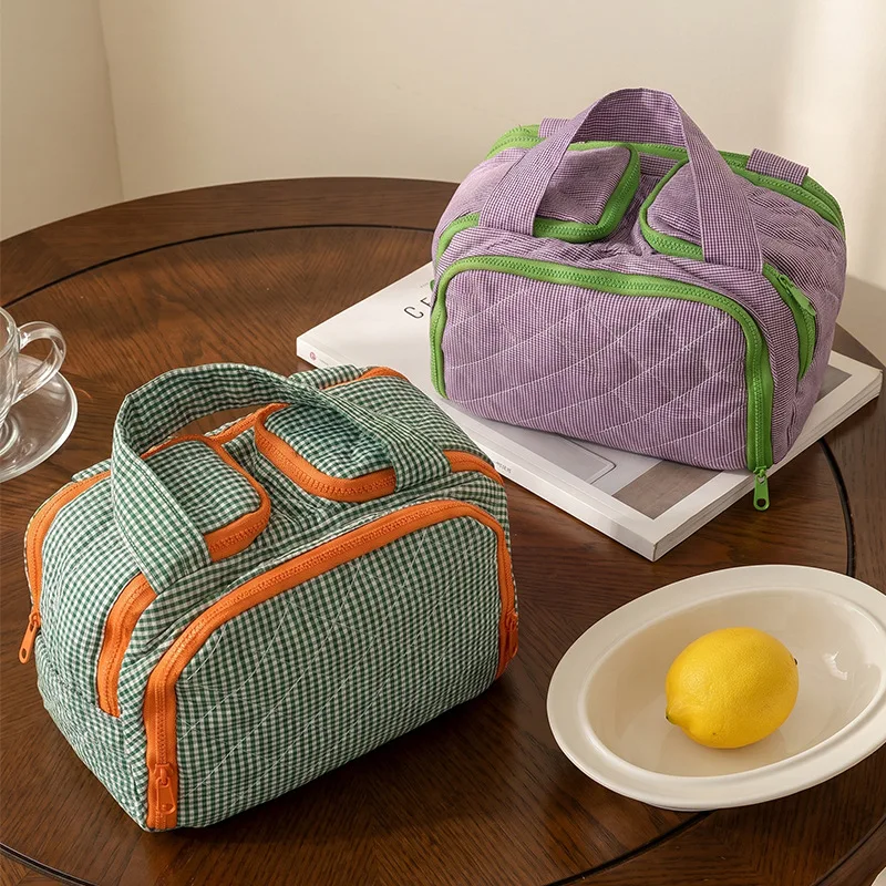 Large capacity Japanese hand-held cosmetic bag  portable waterproof storage bag  cute travel toilet bag  women's model