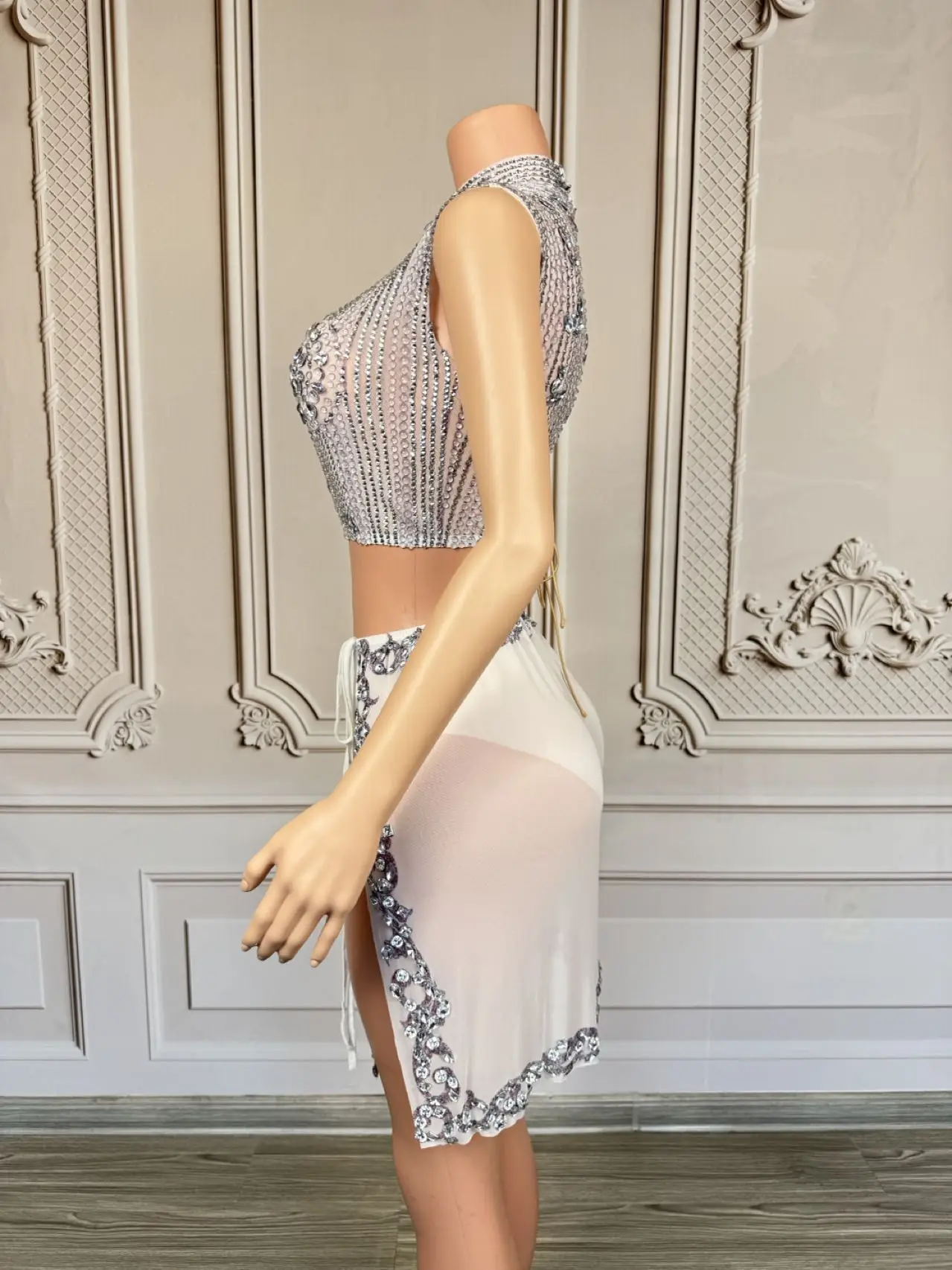 Conjunto de dos piezas Luzhu elegante de malla transparente con pedrería de cristal plateado, top corto de cuello alto y falda ajustada con abertura alta para mujer