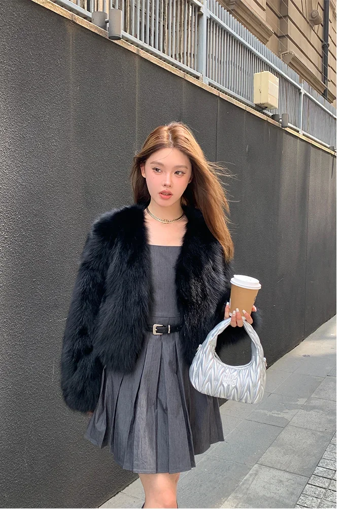 Faux Fur Coat for Fashion Young Lady Short Cut Long Sleeves Winter Women Faux Fur Coats New Arrivals