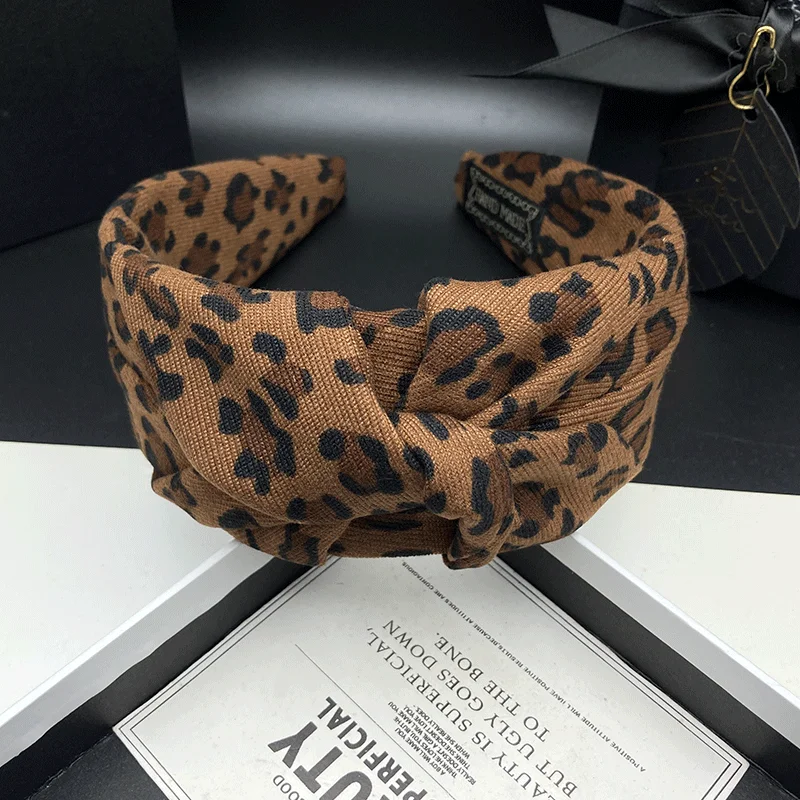 Modisches Internet-Trendprodukt: Neues Leopardenmuster-Haarband für Frauen mit hohem Haaransatz, vielseitig einsetzbar für Outdoor-Shopping. – Detail 3