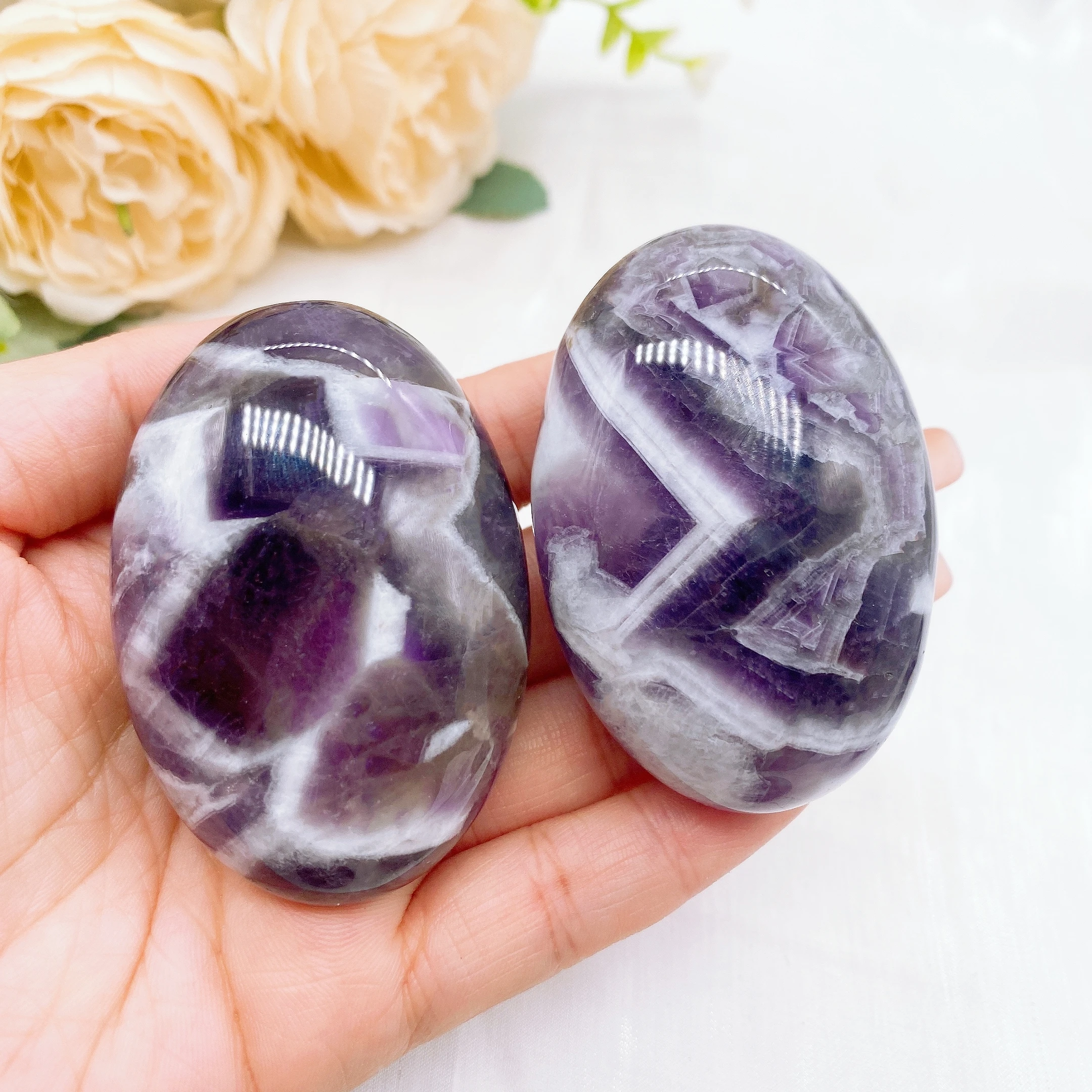 

60mm Natural Amethyst Pocket Palm Crystal Quartz Stone Polished Energy Gems Reiki Healing Gift Mineral message tool Home Decor