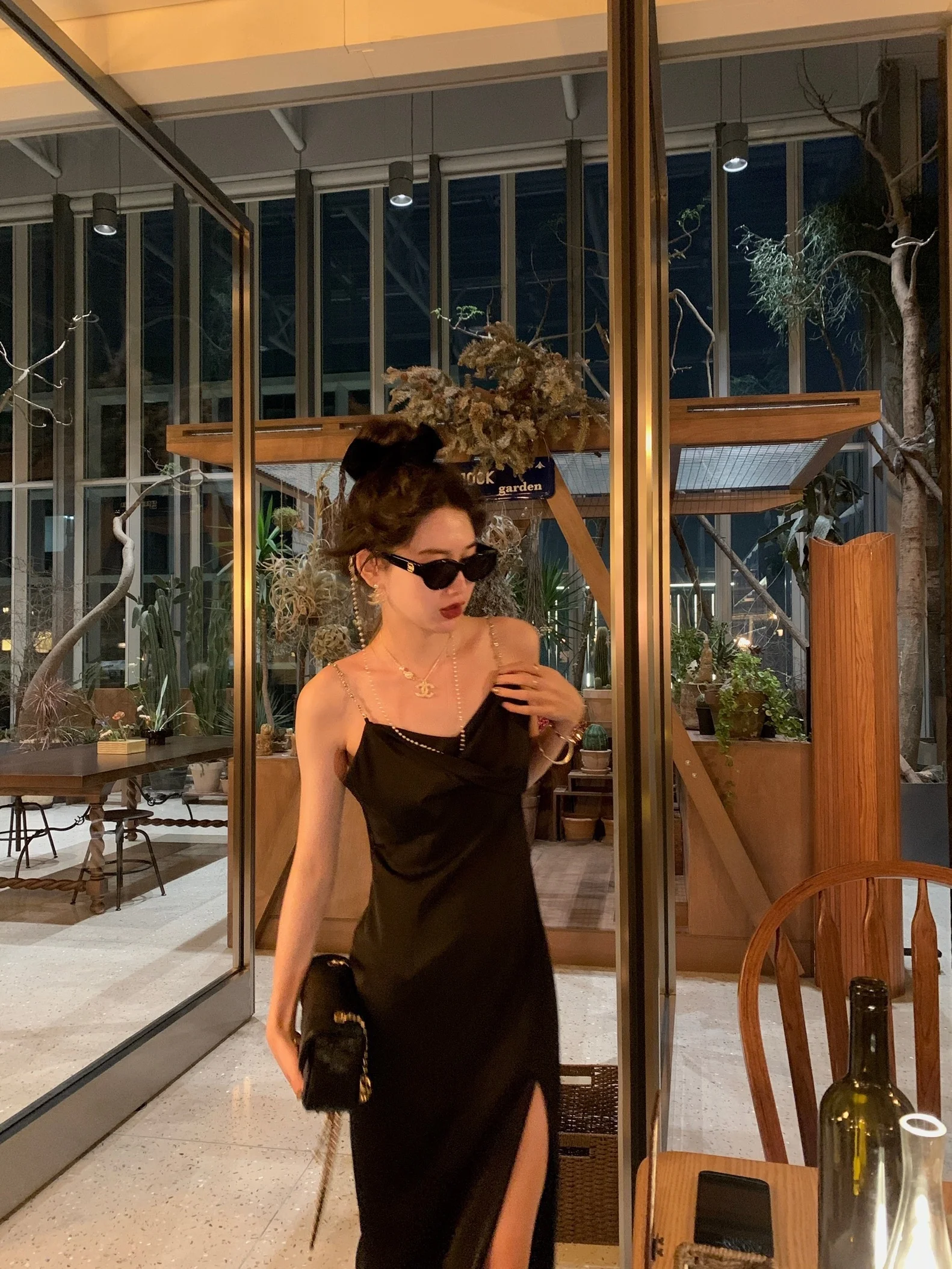 

Элегантное черное длинное шелковое атласное платье для женщин, летнее, с завышенной талией, на молнии, с V-образным вырезом, повседневное