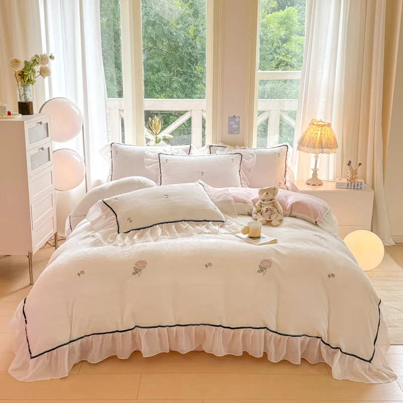 Creamy White Pink French Rose Embroidered Lace Ruffles Soft Warm Winter Velvet Bedding Set Duvet Cover Set Bed Sheet Pillowcases