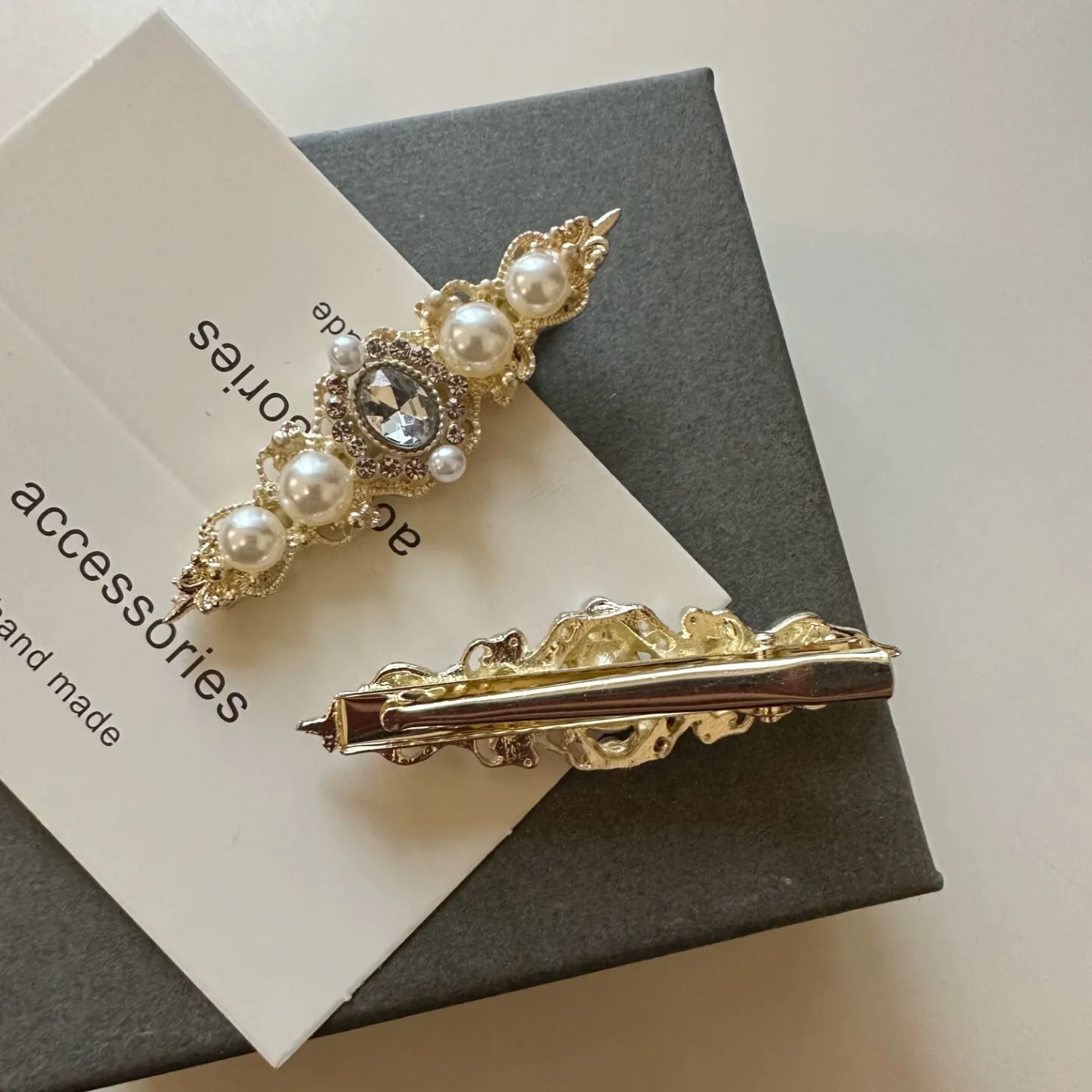

Premium Pearl Side Clip Retro Chinese French Style for Women Bang Broken Hair Elegant Non Slip Lightweight Portable