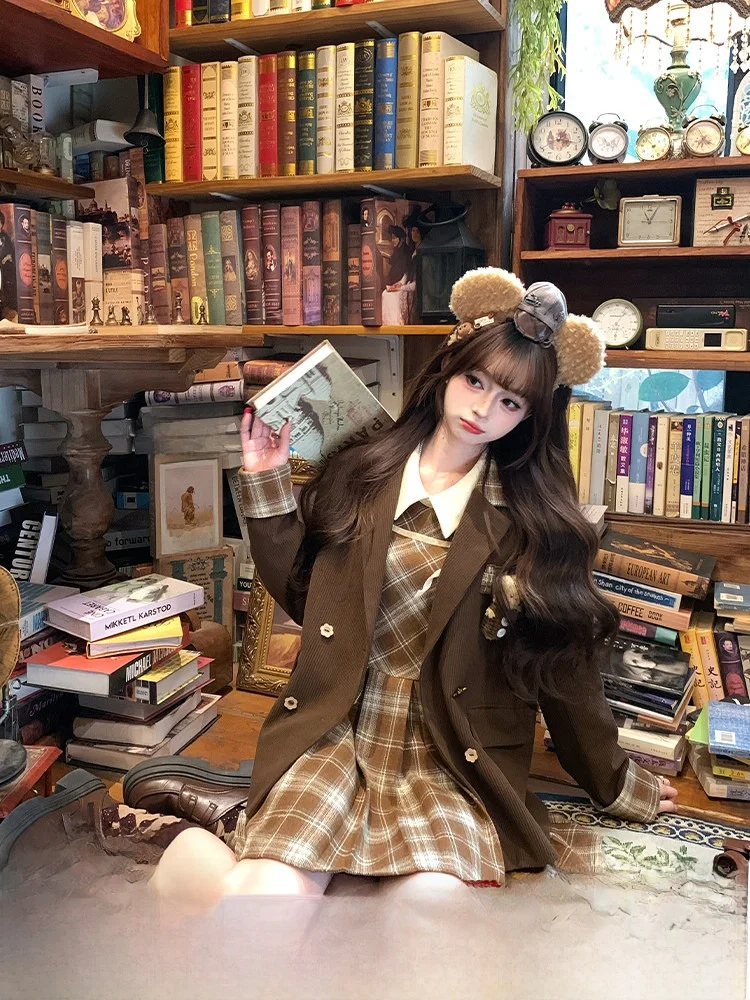 Sweet College Style Women's Coat Bear Brooch Chest Pin Coffee Color Early Autumn Retro Fashion Outerwear Jacket