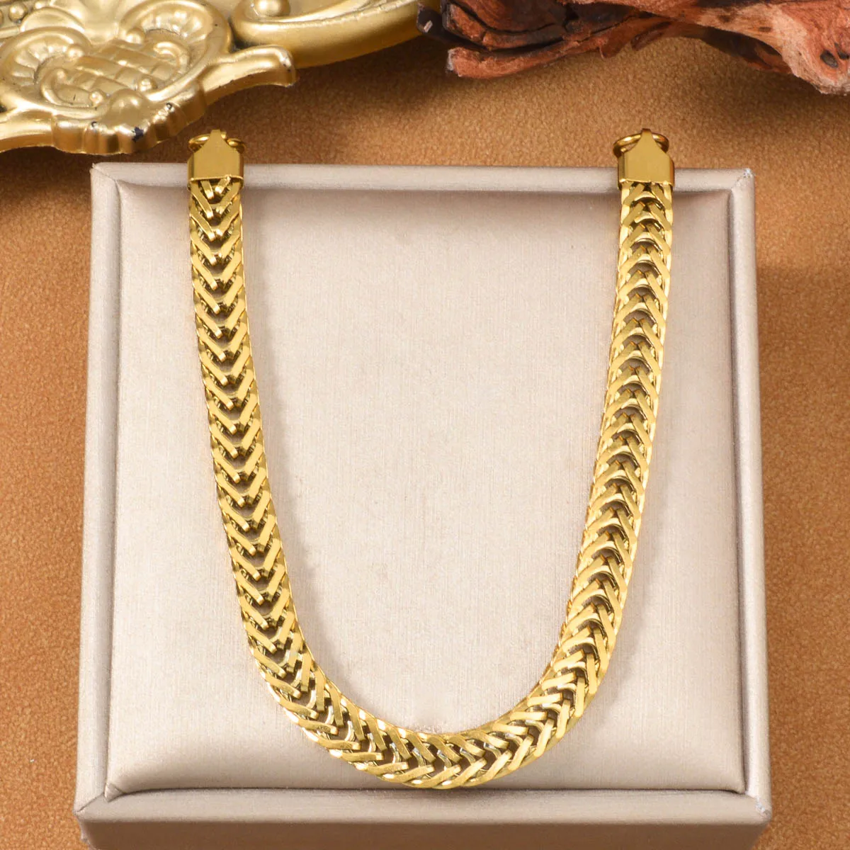 

Luxury Herringbone Bracelet Gold Plated Stainless Steel High End Elegant For Women Men Valentine Christmas Jewelry Gift