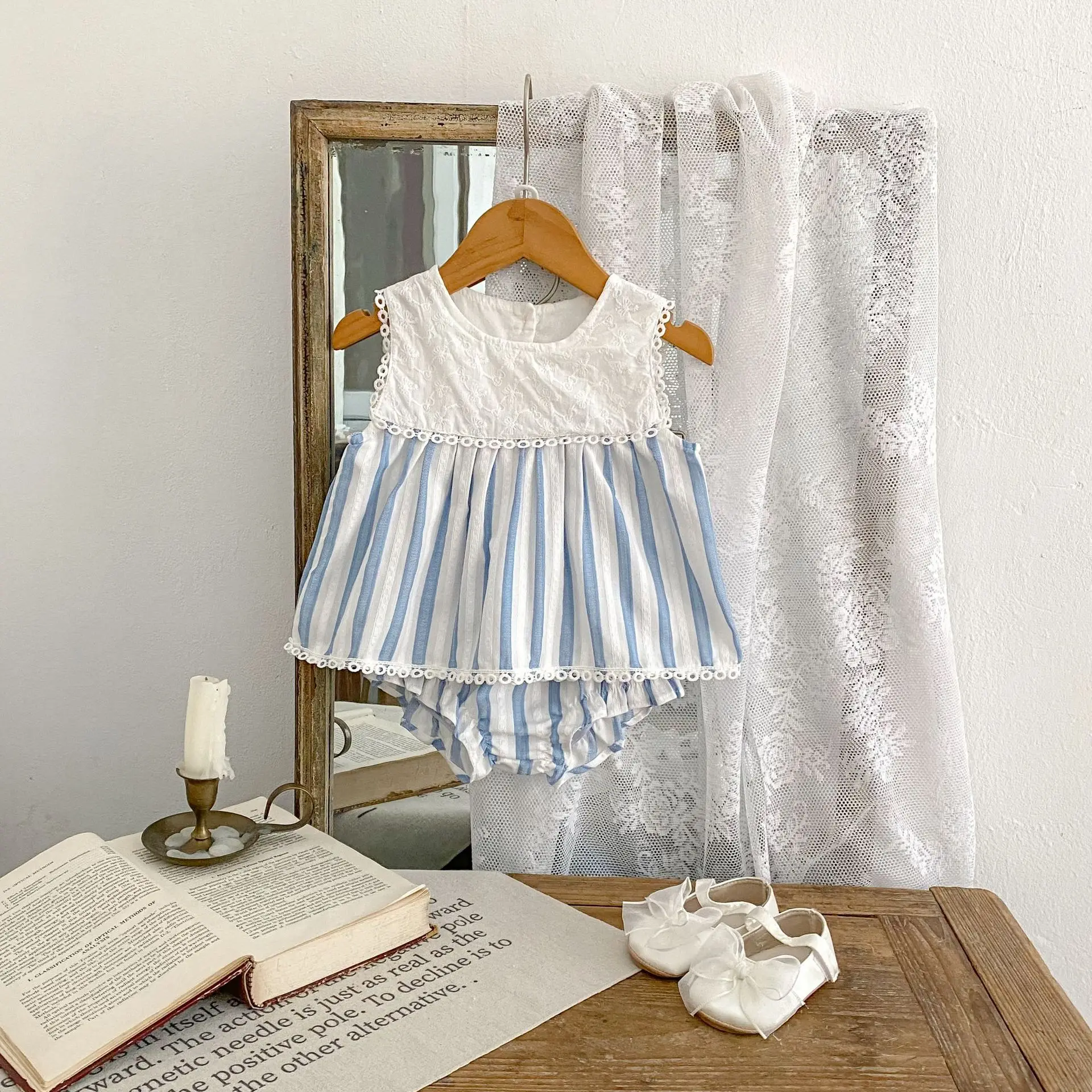 

Summer new 0-3 year old baby clothing, baby girl set, striped patchwork sleeveless top+shorts