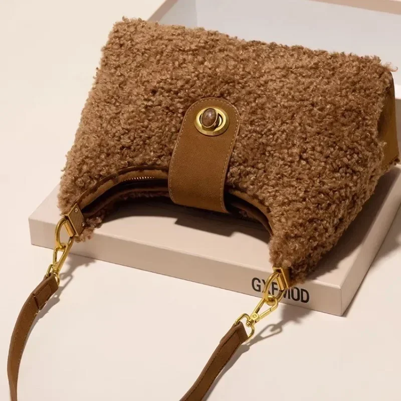 

Lamb Plush Bag for Women 2025 New Autumn/Winter Luxury Single Shoulder Underarm Bag Commuter Crossbody Bag Наклонная Сумка Пакет