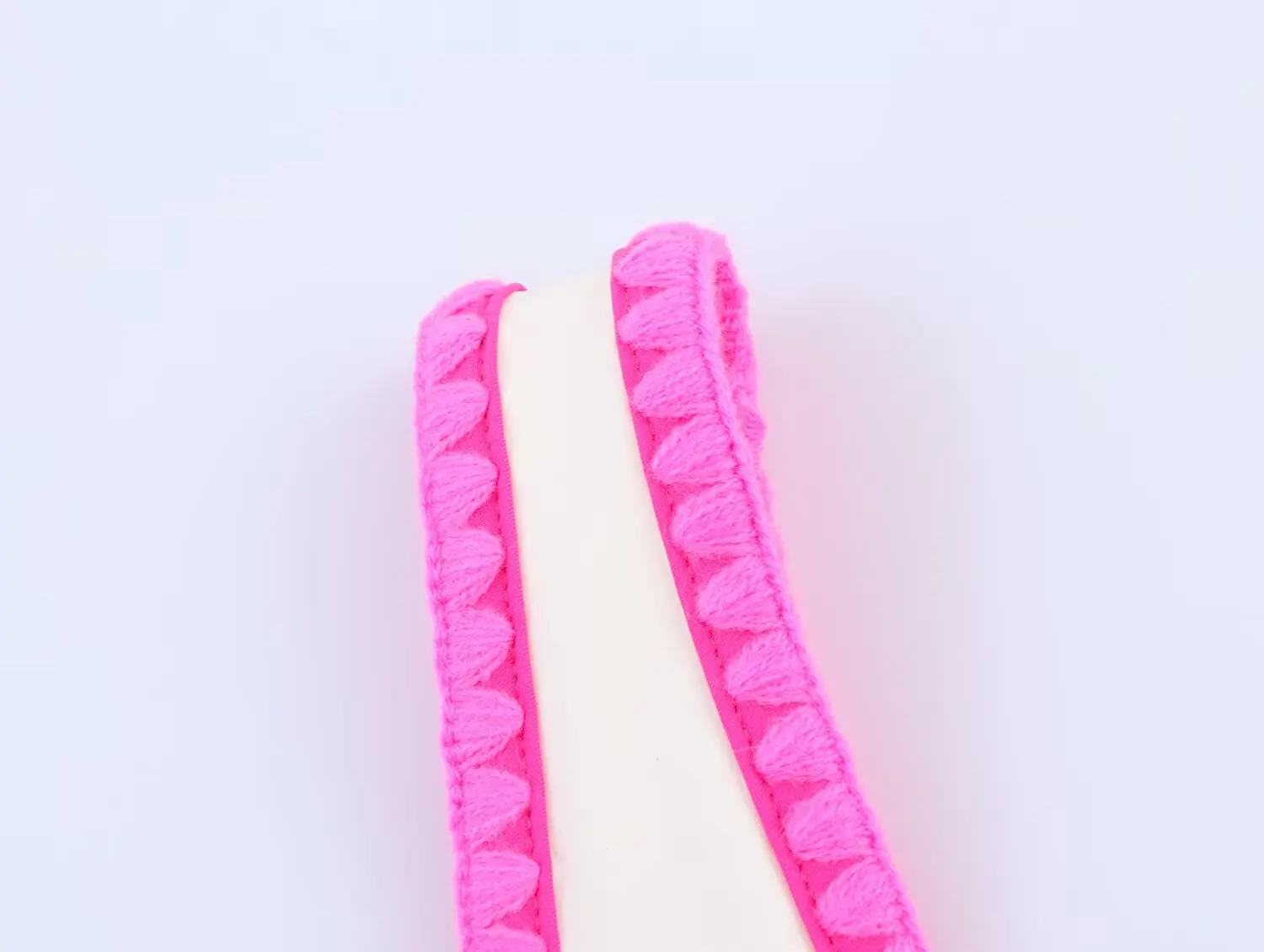 2025 ฤดูร้อนใหม่ของผู้หญิงแฟชั่นลําลองสีชนเรียบง่ายสบายแขนกุดคอกลมชุดว่ายน้ํา