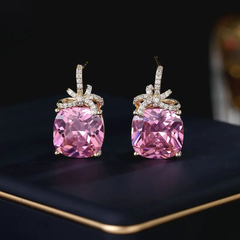 

Light luxury high-end earrings trendy s925 silver needle super sparkling geometric square zirconia inlaid bow earrings