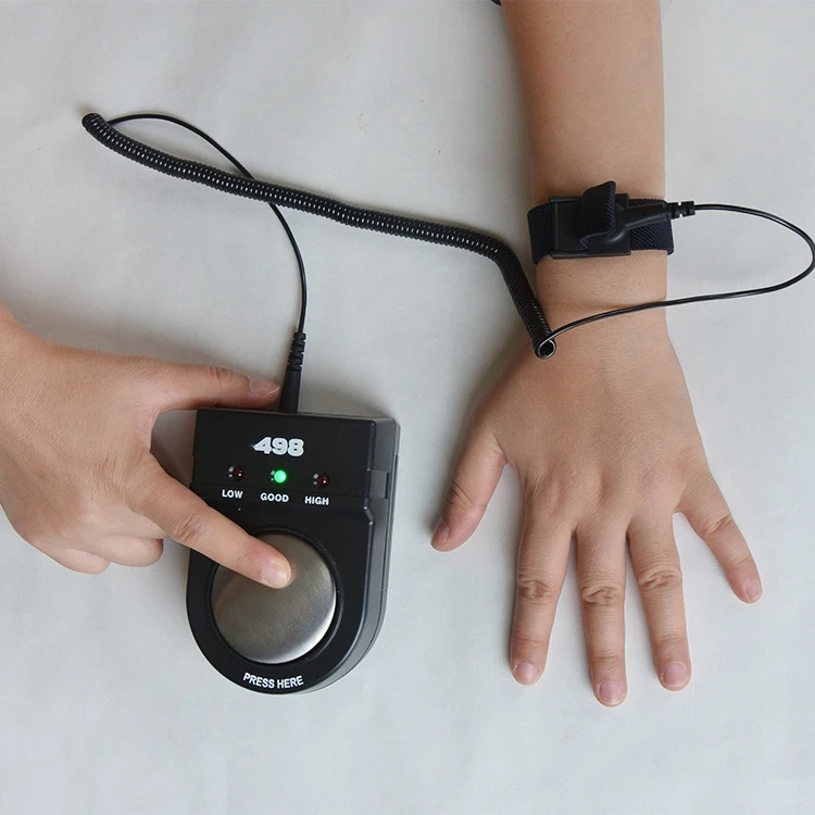 Tester per braccialetti antistatici, controllo di messa a terra portatile per bracciale ESD con allarme sonoro e luminoso per banco da lavoro