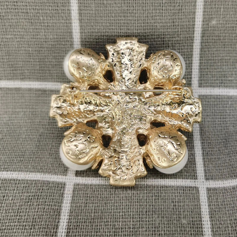 Vintage Boho Floral Corsage Pearl Flower Brooches Pins with Big Pearl Cross Brooch Women Wedding Bridal Jewelry
