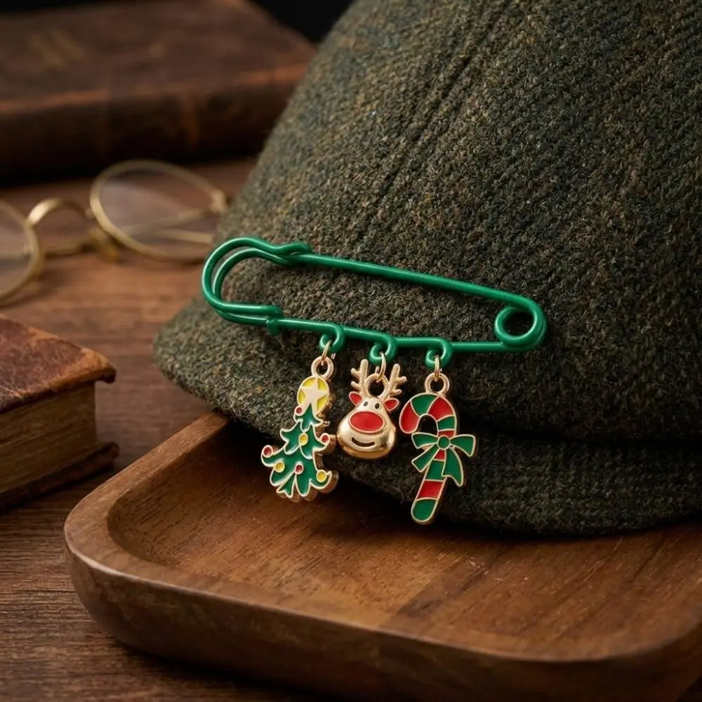 Fashion Christmas Dangle Safety Pin Enamel Alloy Christmas Decor Brooch Pin Cartoon Rust-proof Reindeer Tree Charm Brooch