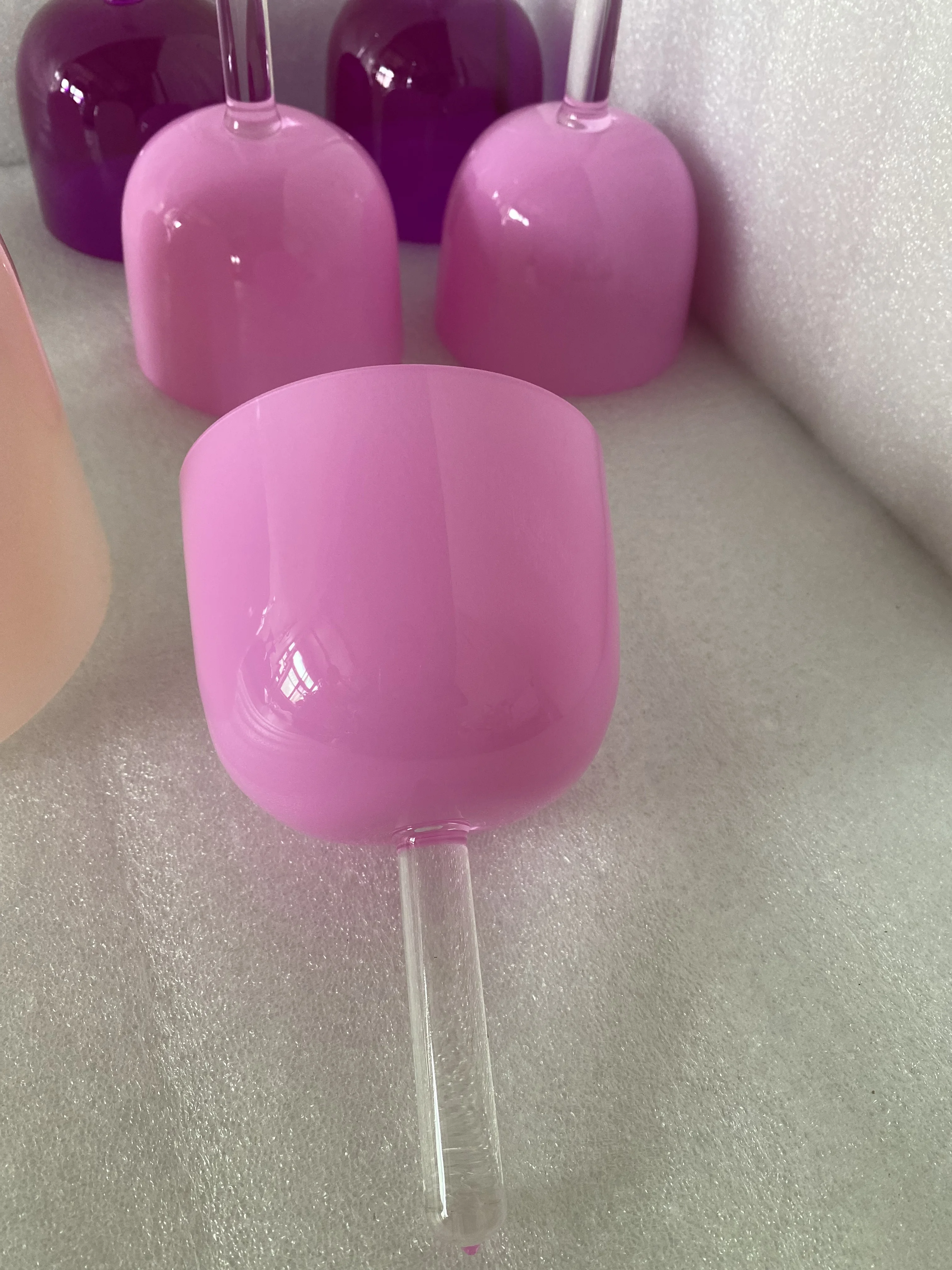Star Linkup Pastel Pink Handheld Crystal Singing Handle Bowl, Approximately 4.5 Inches, Precisely Tuned to Healing 528Hz Frequency, Portable Vibrational Percussion Instrument for Sound Healing, Heart Chakra Balancing, Yoga Meditation, Emotional Calming