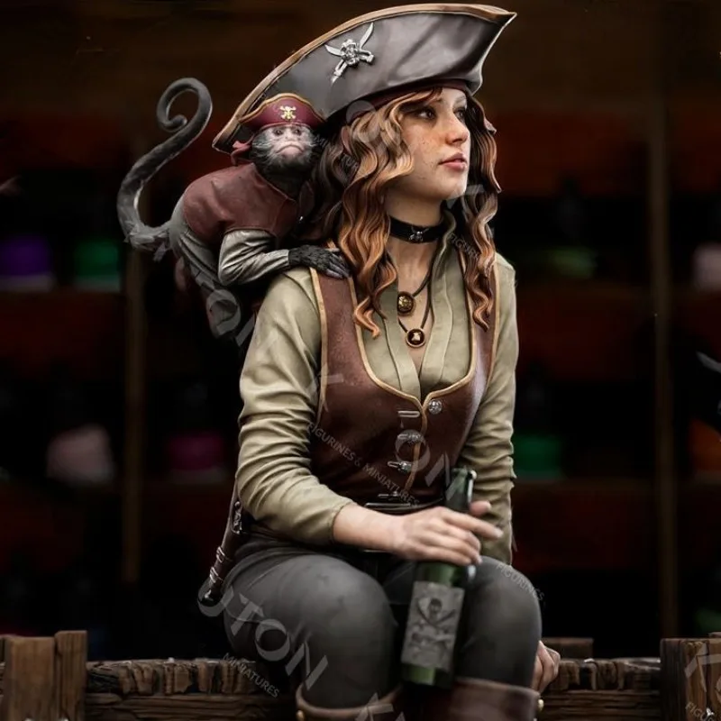 1/24 Scale Female Pirate Captain Lyra, Resin Figure Assembled Model Kit, Hobby Garage Kit Figurine, Unassembled and Unpainted