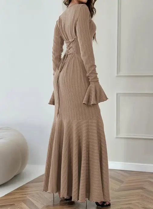 

Autumn 2025 New Hip Hugging Fish Tail Dress Fashionable Women's Elegant and Simple Sexy Trumpet Sleeve Hip Hugging Dress