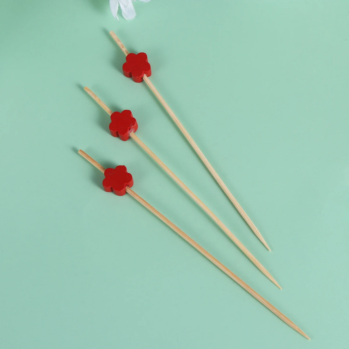 

200pcs Disposable Cocktail Picks Creative Red Flower Design Appetizer Picks Bamboo Fruit Sticks Decor Party Supplies Picks(100pc