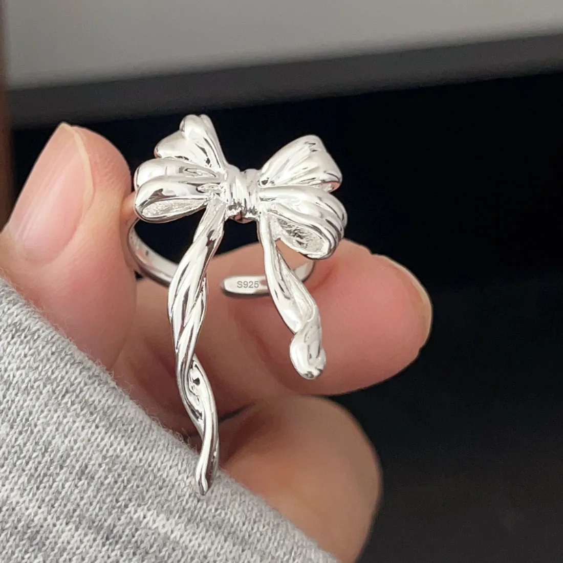 خواتم من الفضة الإسترليني عيار 925 للنساء مجوهرات هندسية راقية على شكل إصبع قابلة للتعديل على شكل فيونكة هدية عيد ميلاد للحفلات