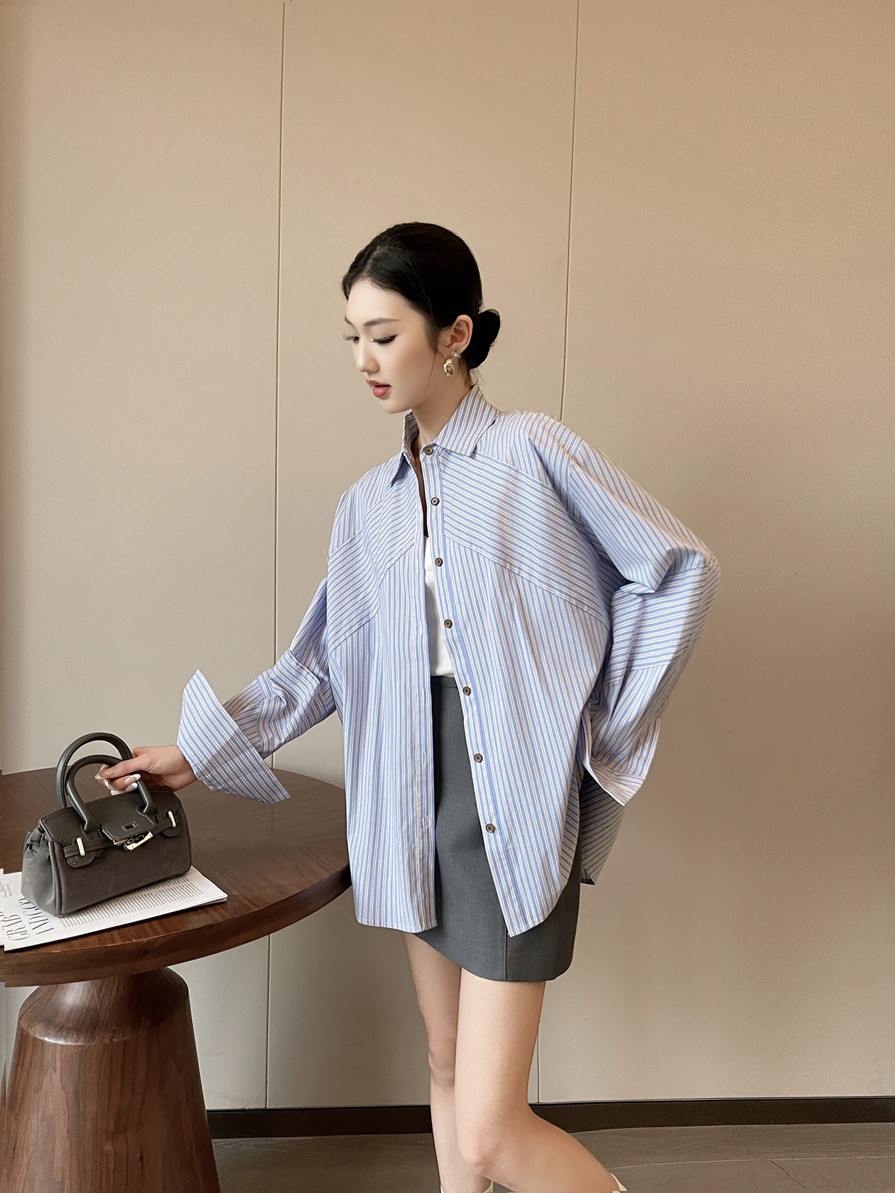 

Loose Striped Long Sleeve Women's Shirt Korean Style Spring 2026 Casual Loose Fit Slimming Versatile Top Blue White Stripes