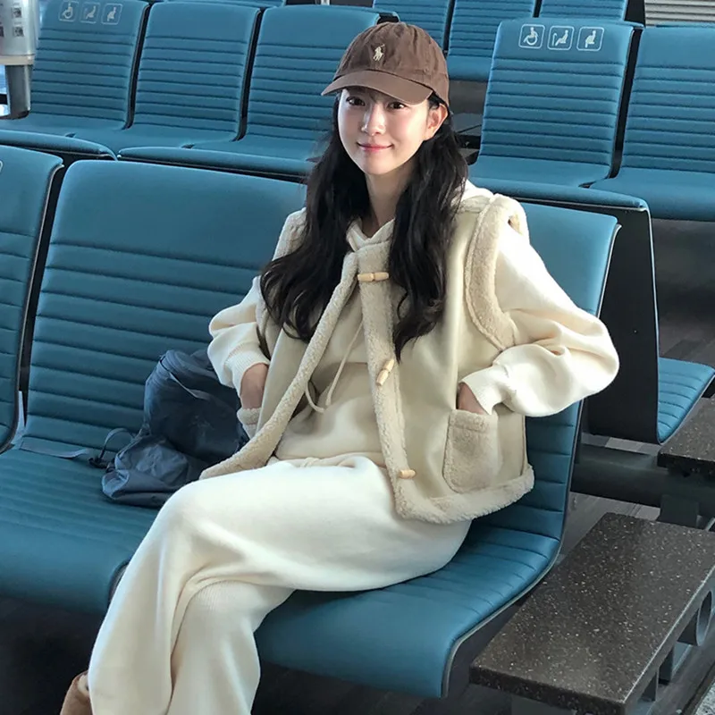 Women's Chic Winter New Retro Faionable Fur Leather Jaet Warm Lapel Button Vest Top Versatile Sli Commute Wear