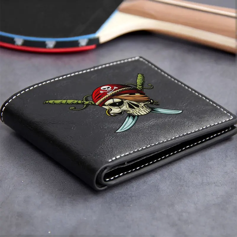 Portafoglio in pelle PU premium con design teschio pirata, stile minimalista compatto per uomini e donne, durevole, leggero, per l'uso quotidiano